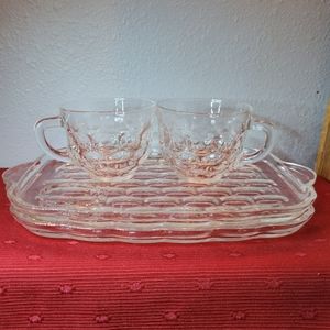 Vtg Federal Glass Lunch/Snack 2 Plates 2 Cups Clear Glass Thumbprint Pattern